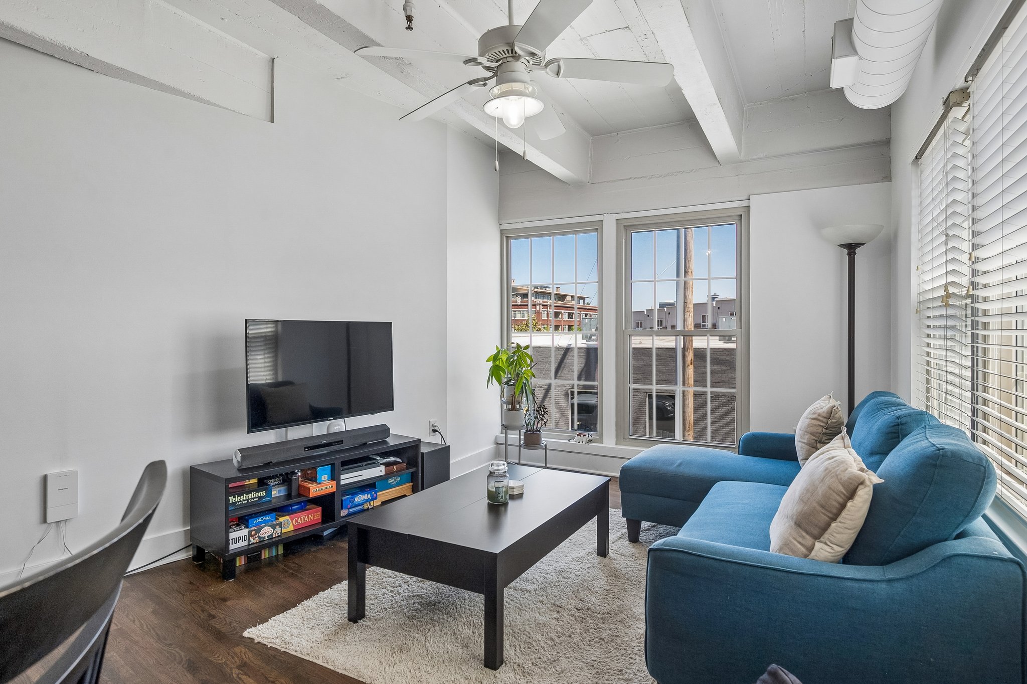 3001 Gillham Rd 206 - 007.jpg