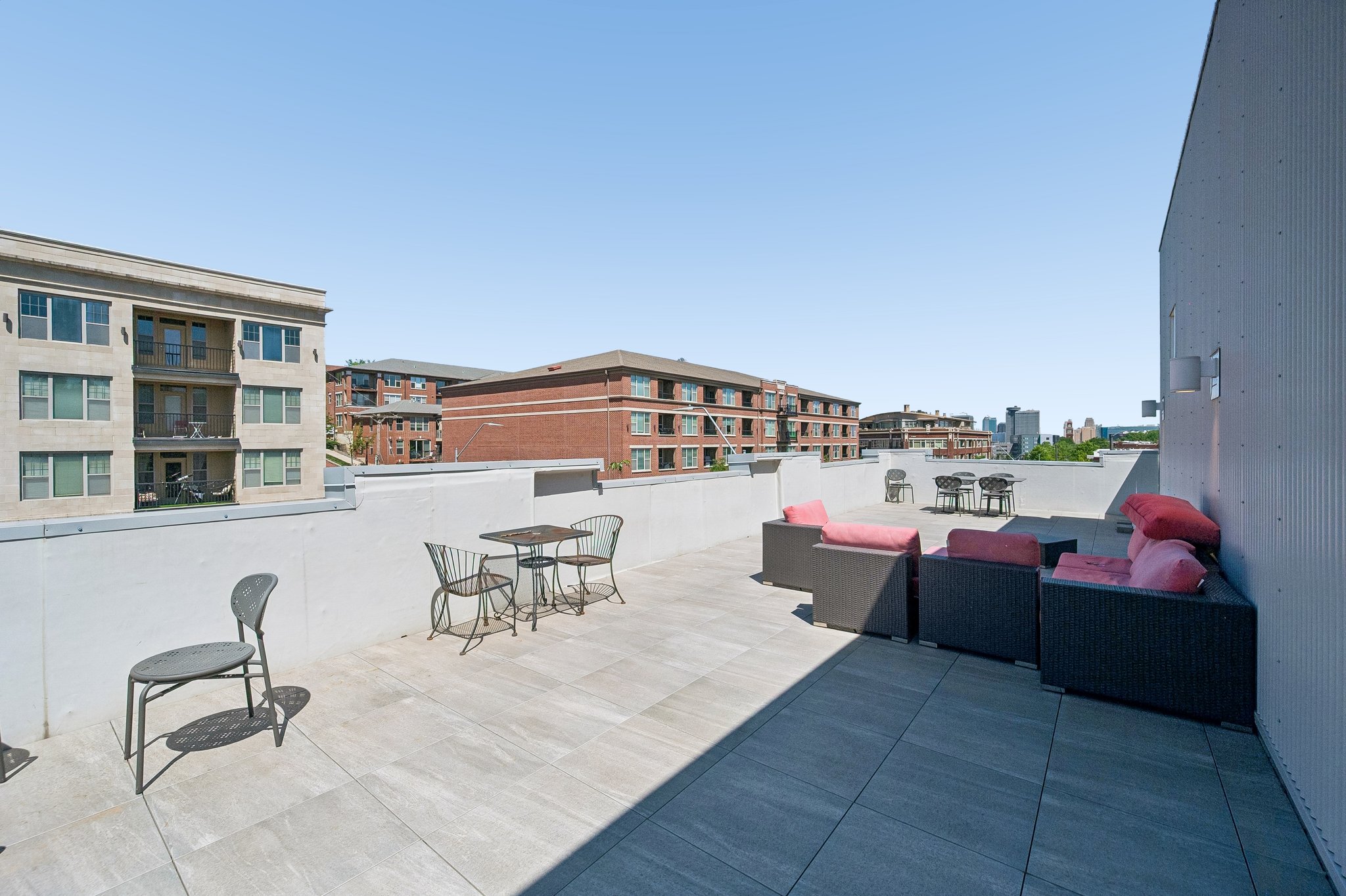 3001 Gillham Rd 206 - 024.jpg