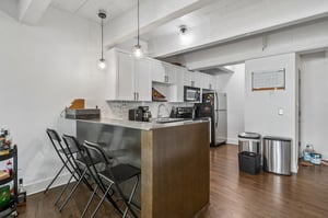 3001 Gillham Rd 206 - 010.jpg