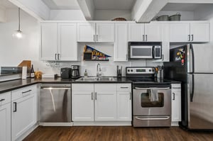 3001 Gillham Rd 206 - 012.jpg