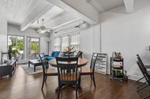3001 Gillham Rd 206 - 015.jpg
