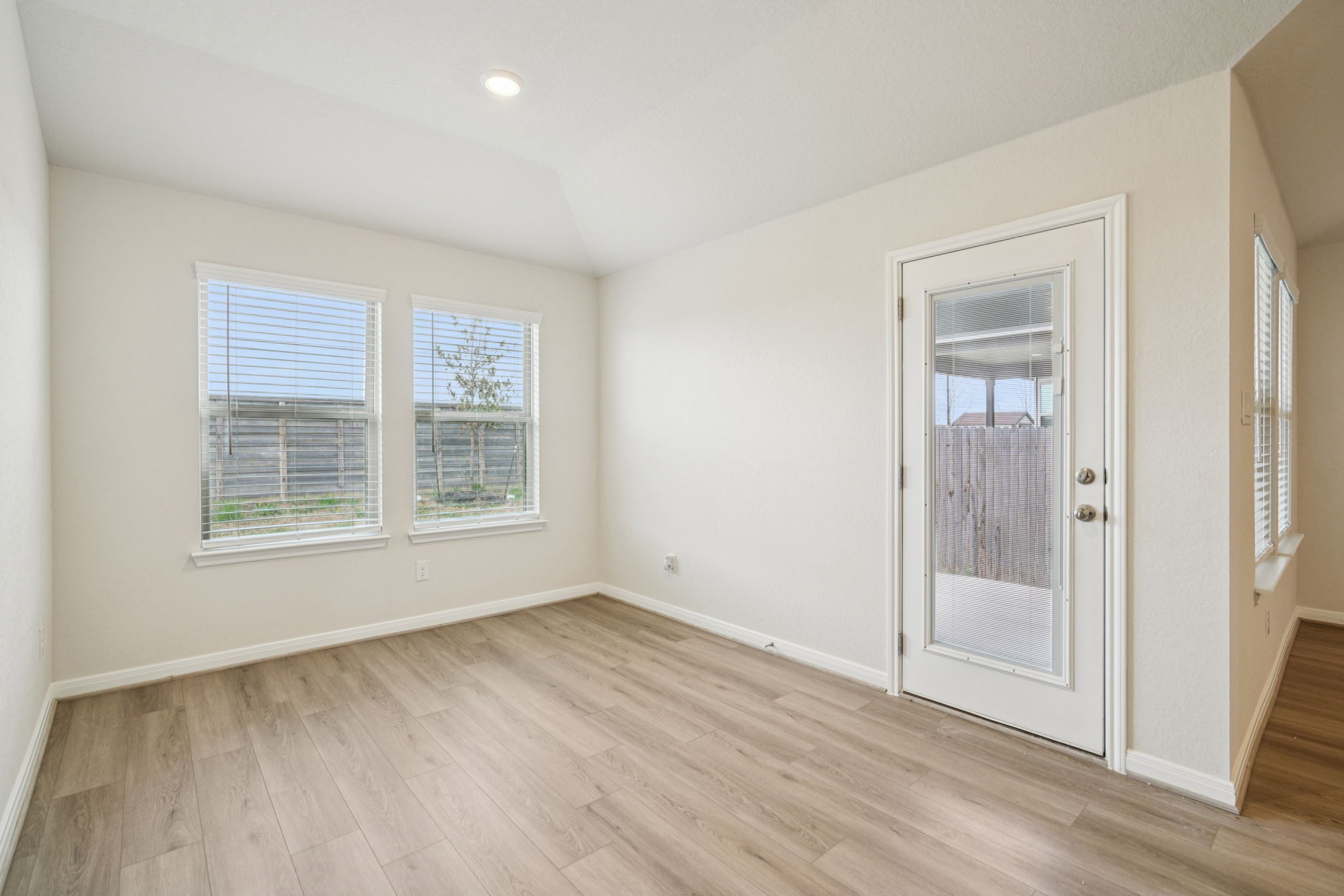 San Antonio - Catalina - 3002 Junction Bay Converse TX 78109 - 014