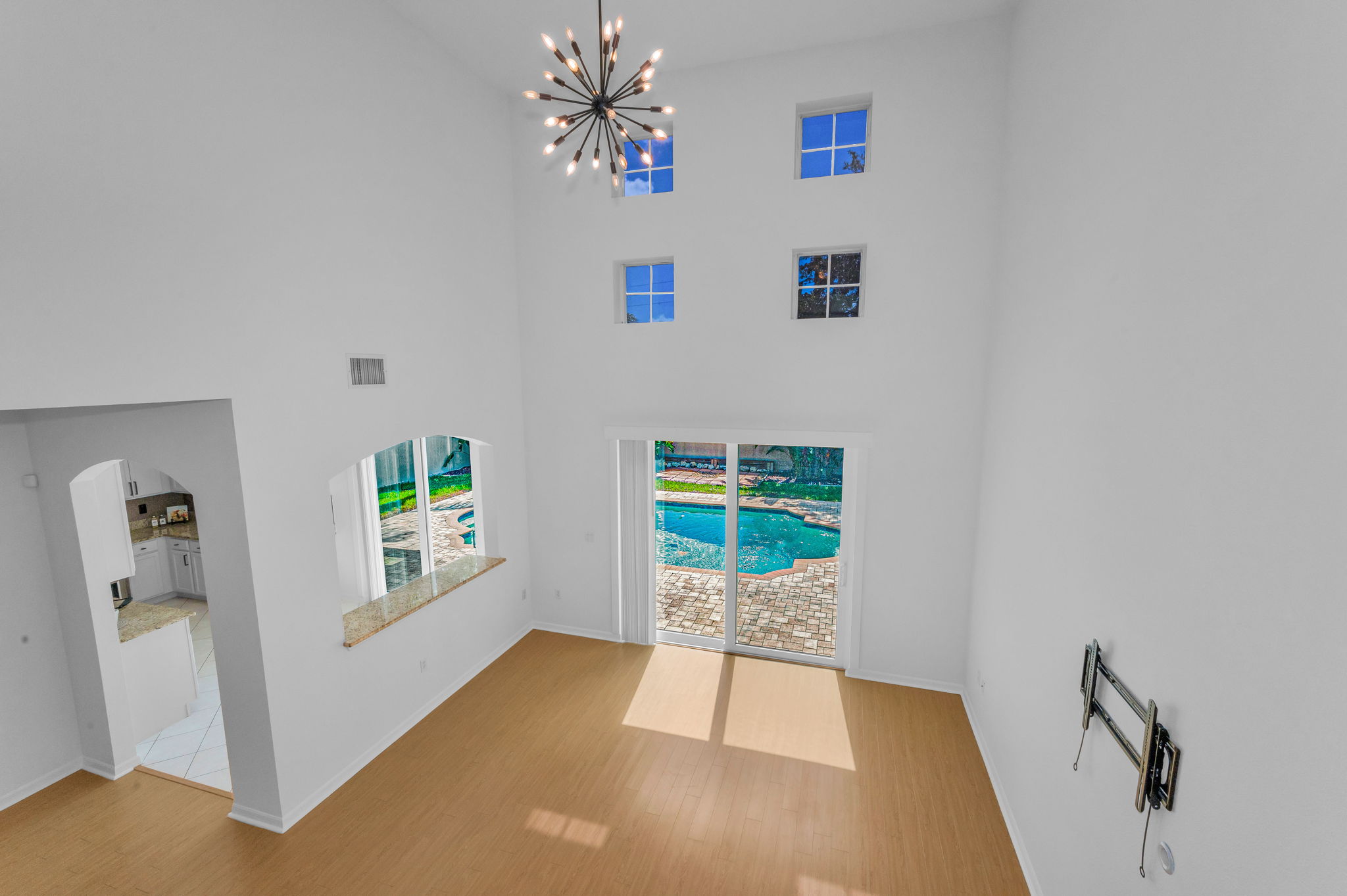 Upper Landing View3