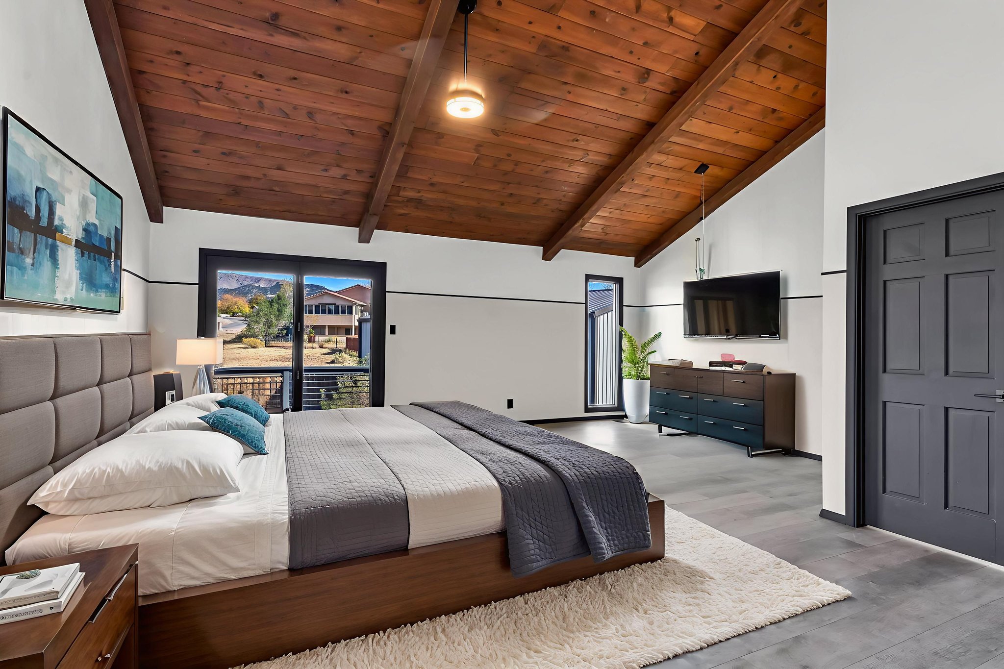 DSC04956 virtually staged.jpeg