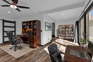 DSC05106 virtually staged.jpeg