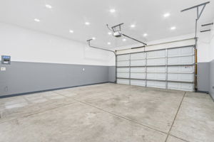 Fully drywalled and insulated, great lighting, and plenty of electrical outlets.