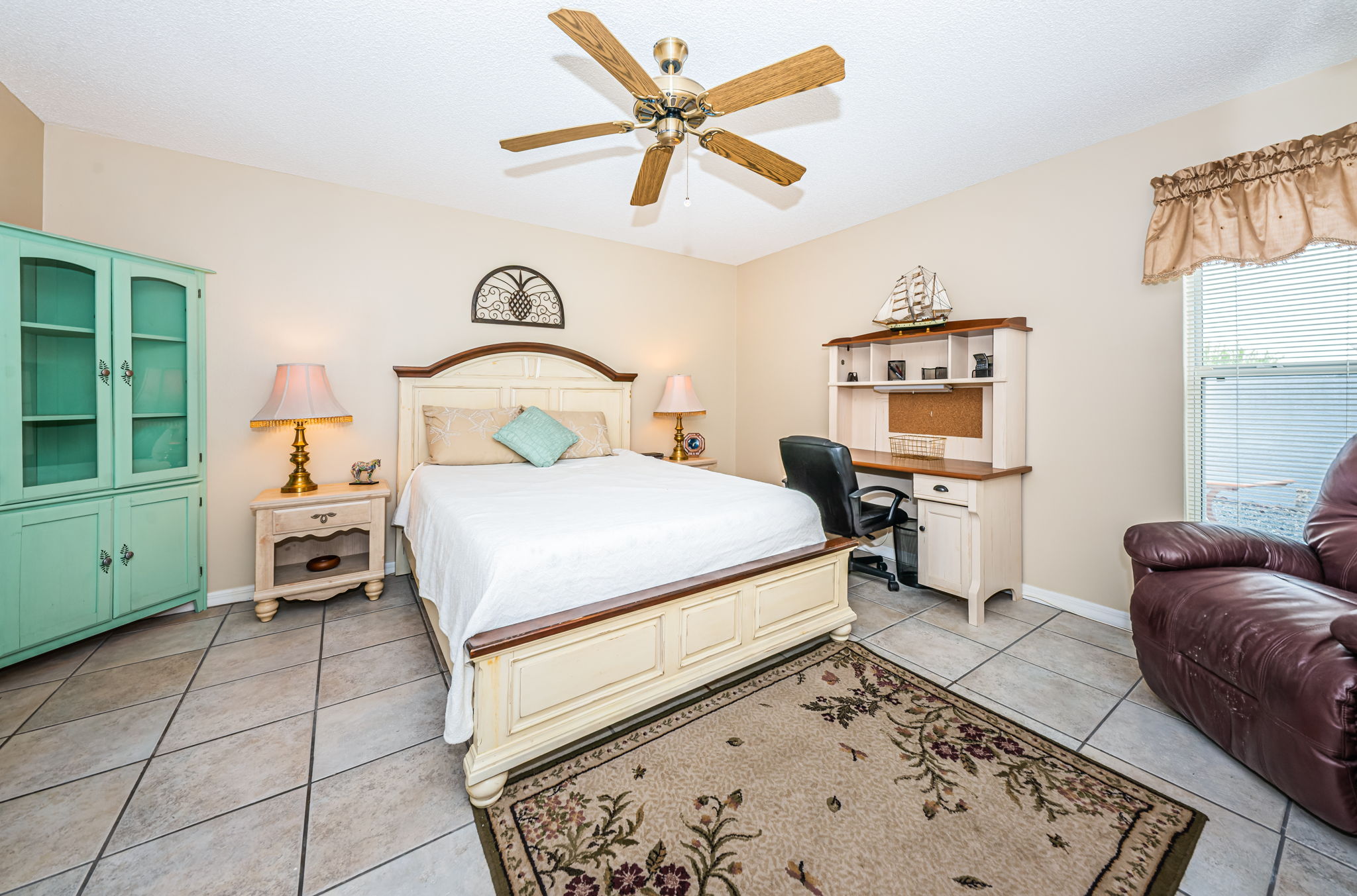 Master Bedroom1a