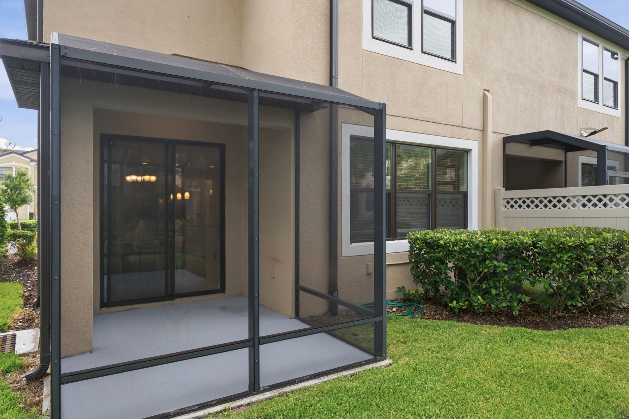 Rear Exteriors (5)