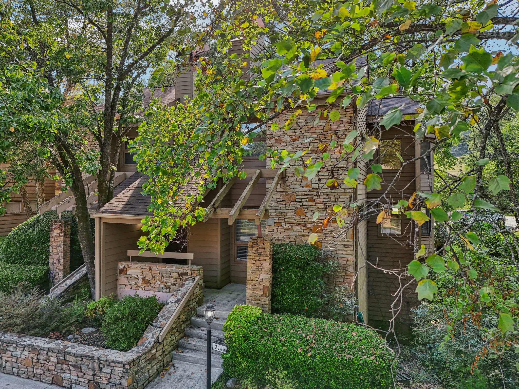 Cahaba Cliffs Dr-S1309-025.jpg