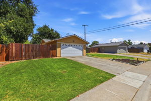 002_F8_3005 La Rue Way