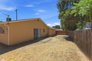 035_F8_3005 La Rue Way