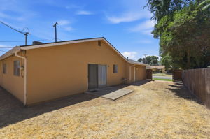 039_F8_3005 La Rue Way