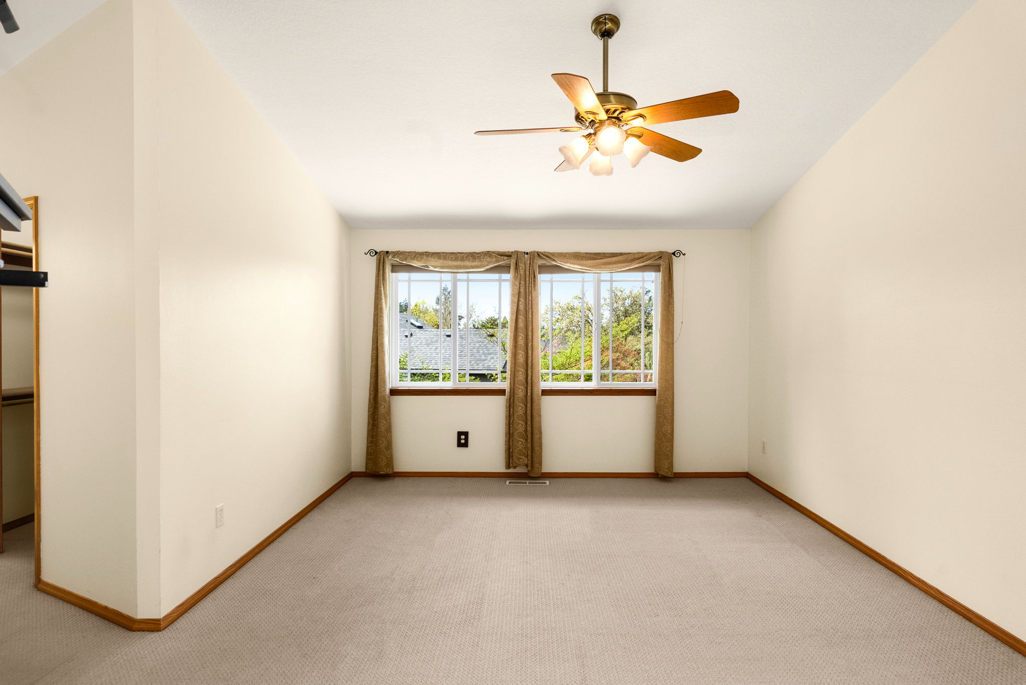 Primary Bedroom Suite - Upper Level