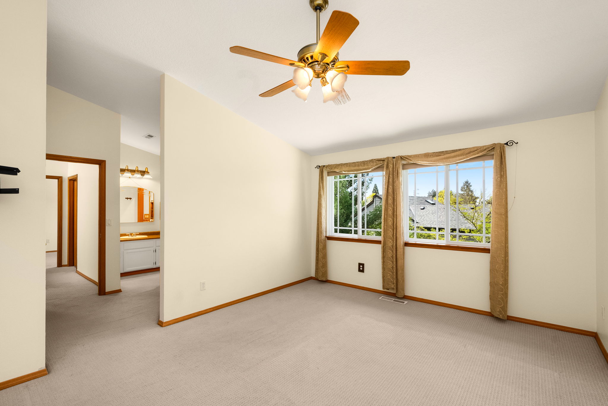 Primary Bedroom Suite - Upper Level