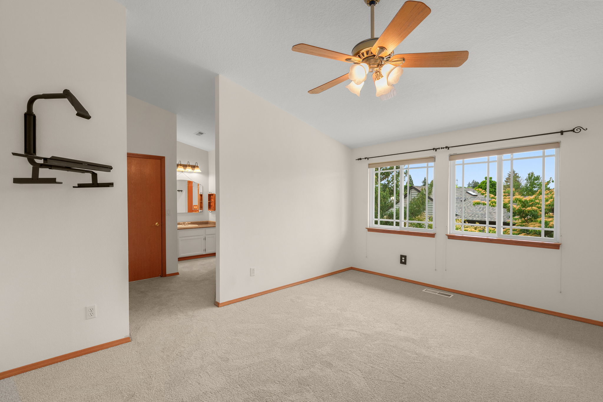 Primary Bedroom Suite - Upper Level