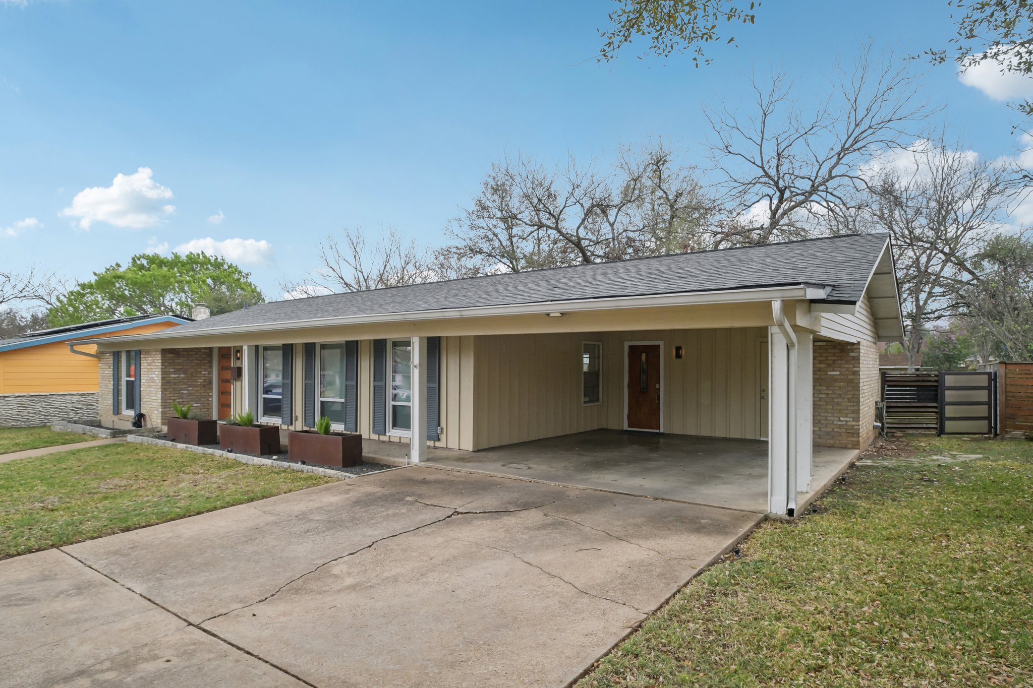 White Rock Dr-S0603-002.jpg