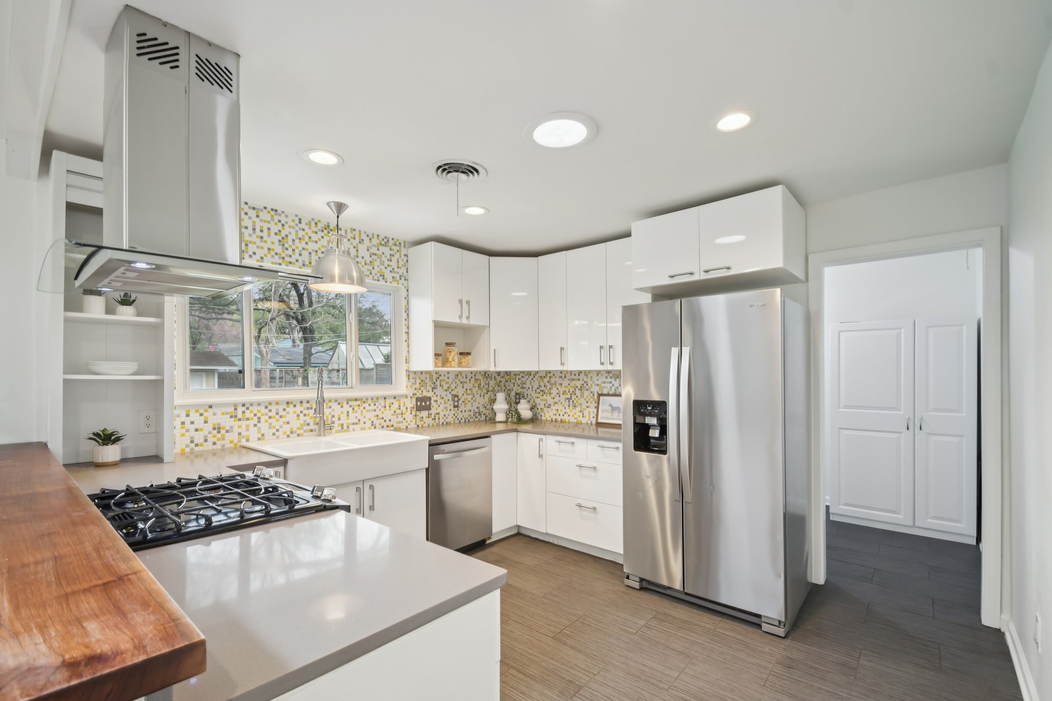 White Rock Dr-S0603-019.jpg