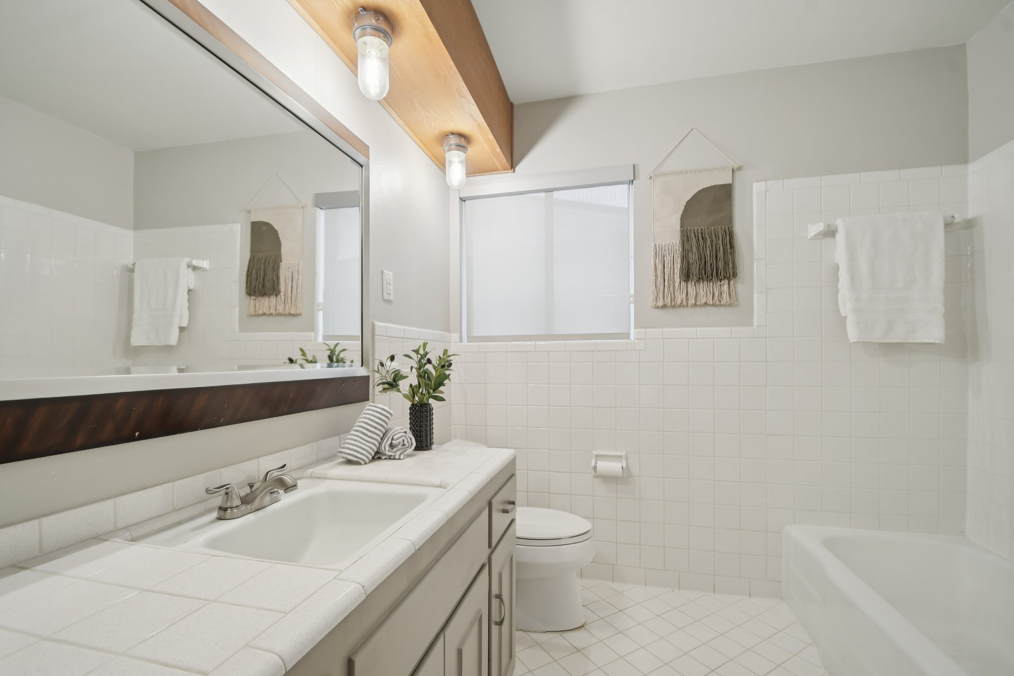 White Rock Dr-S0603-027.jpg