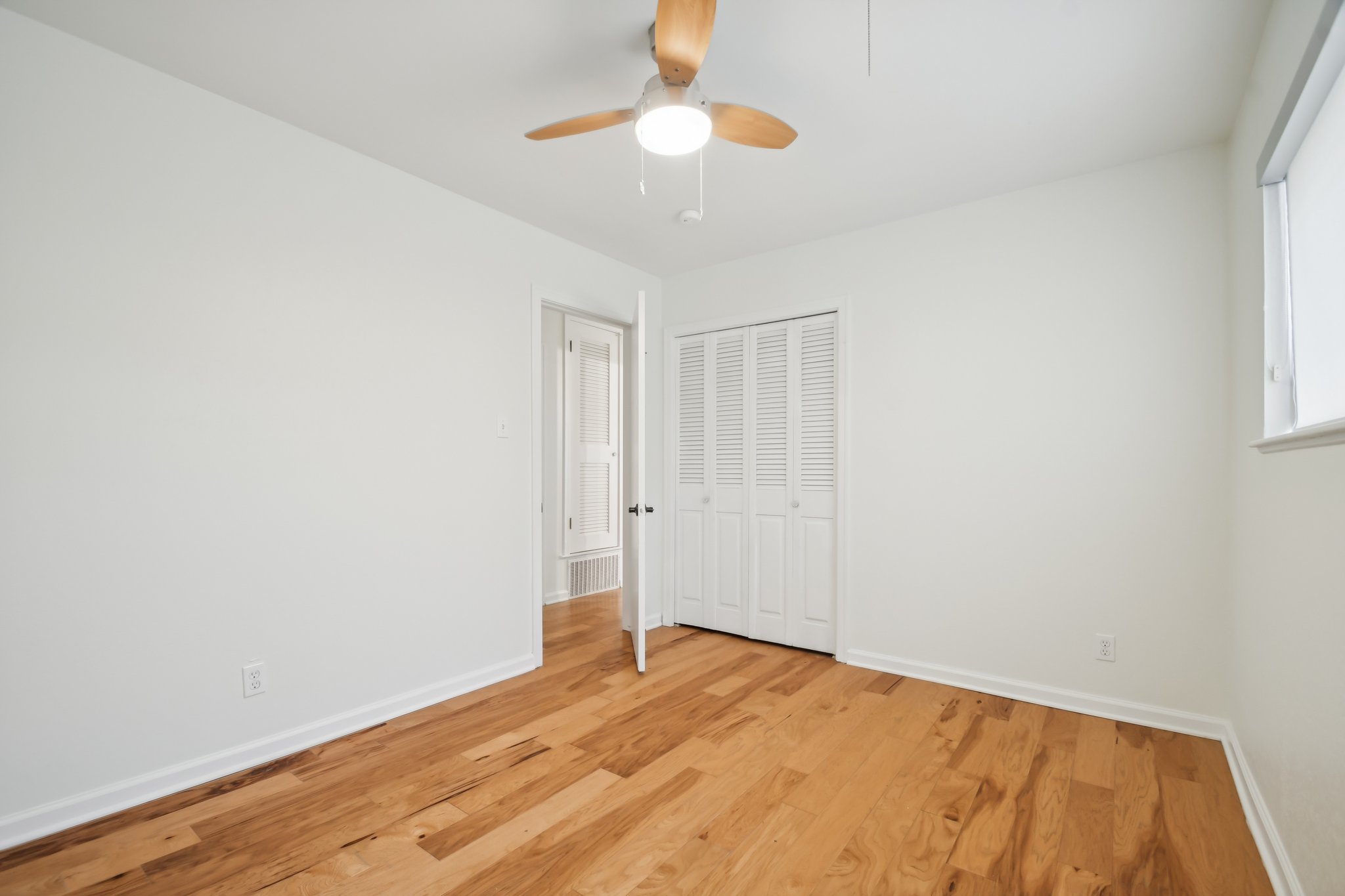 White Rock Dr-S0603-029.jpg