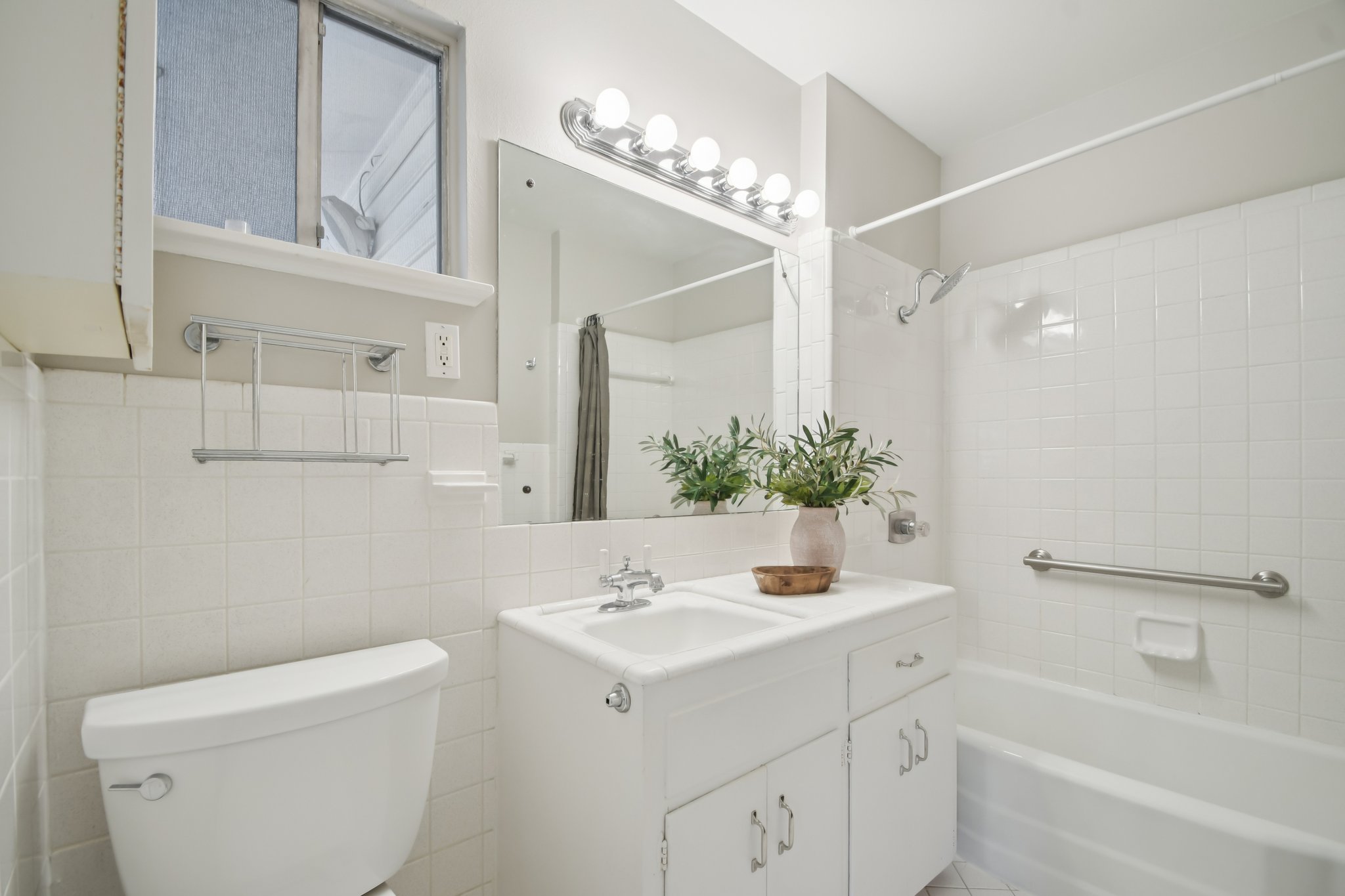 White Rock Dr-S0603-034.jpg