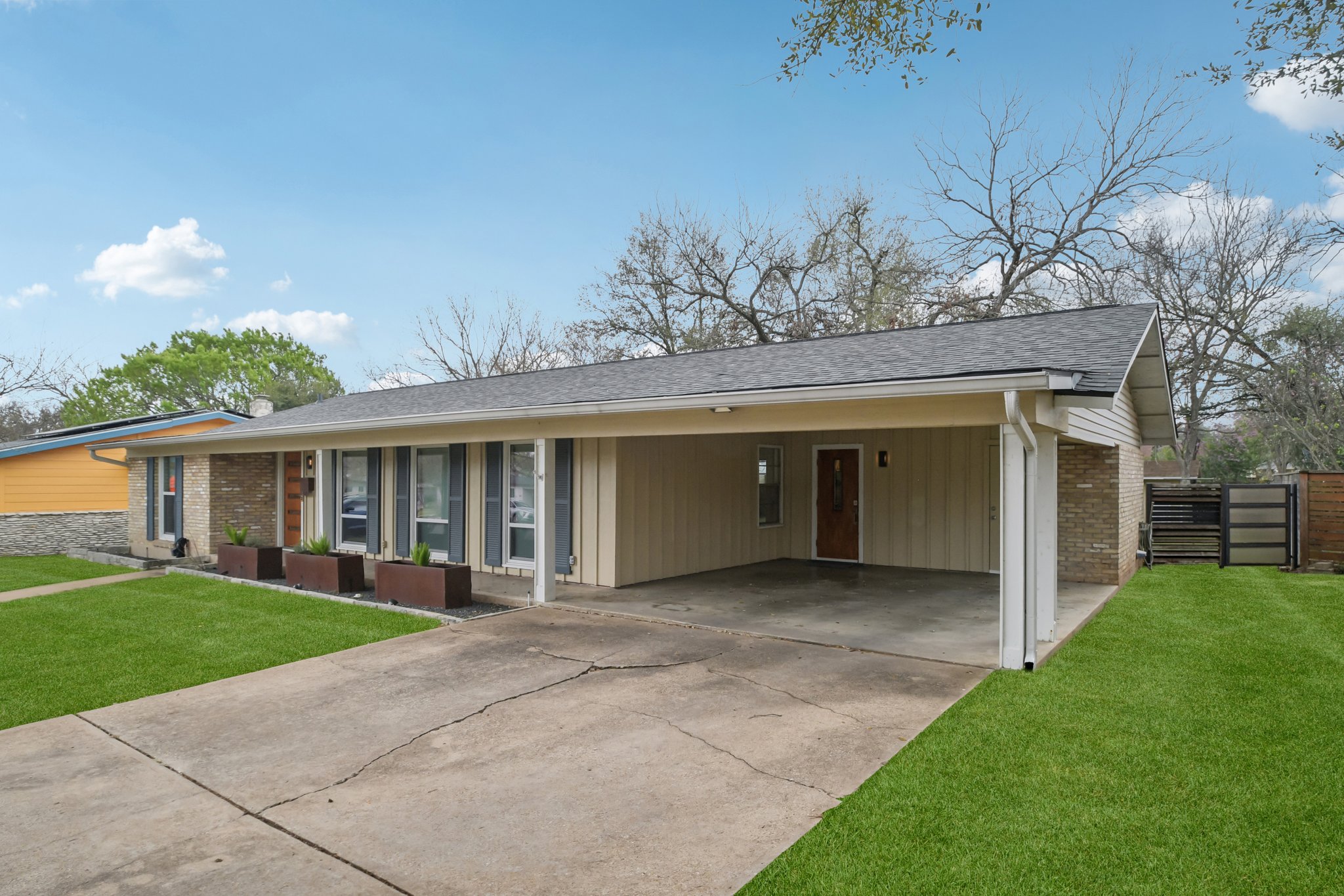 White Rock Dr-S0603-042.jpg