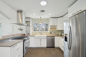 White Rock Dr-S0603-020.jpg