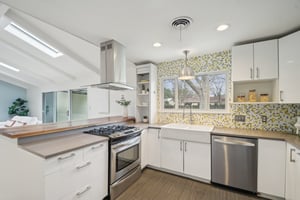 White Rock Dr-S0603-021.jpg