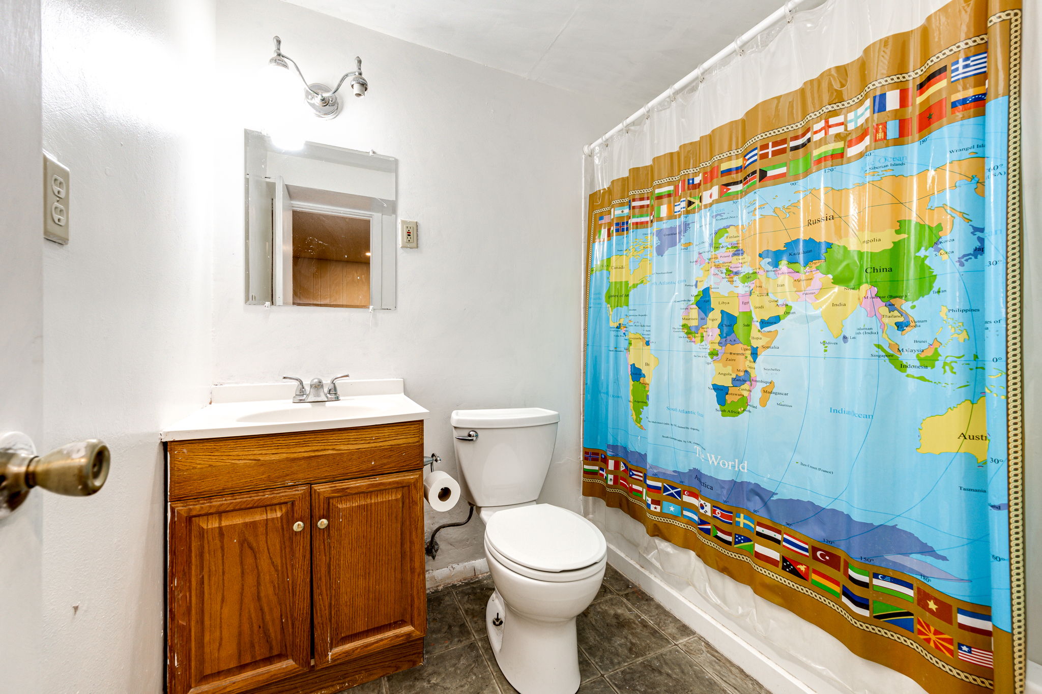 Basement full bathroom