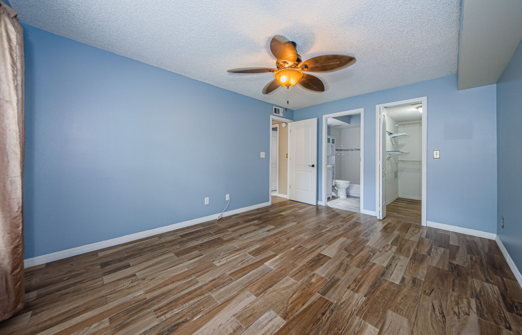 Master Bedroom 1c-2