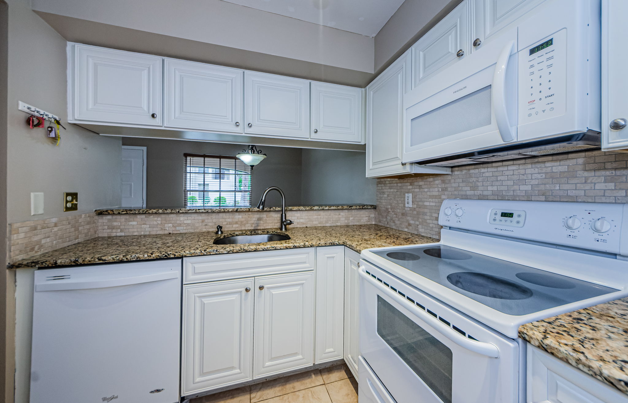Kitchen 3-3