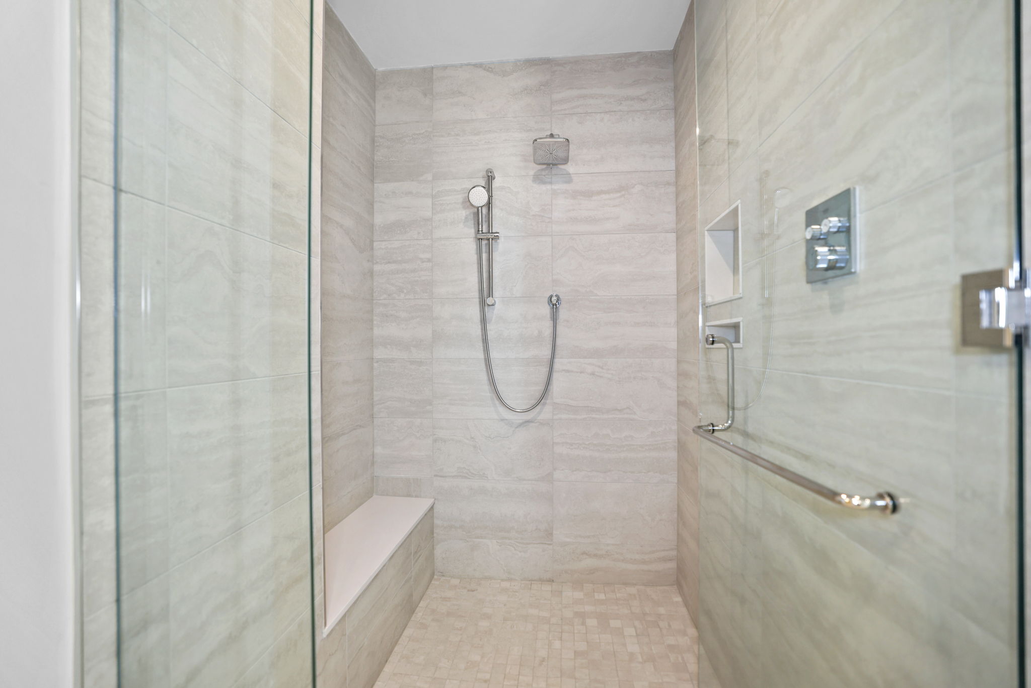 Bathroom 1 Shower - 495A8866 (1)