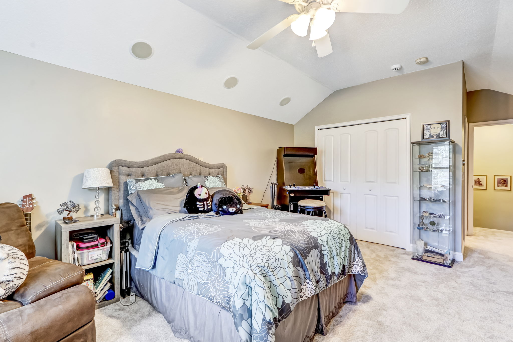 Bedroom 5/bonus - upstairs