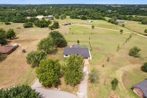 301 Bonanza Ln_002.jpg