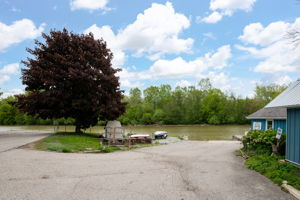  Photo 32