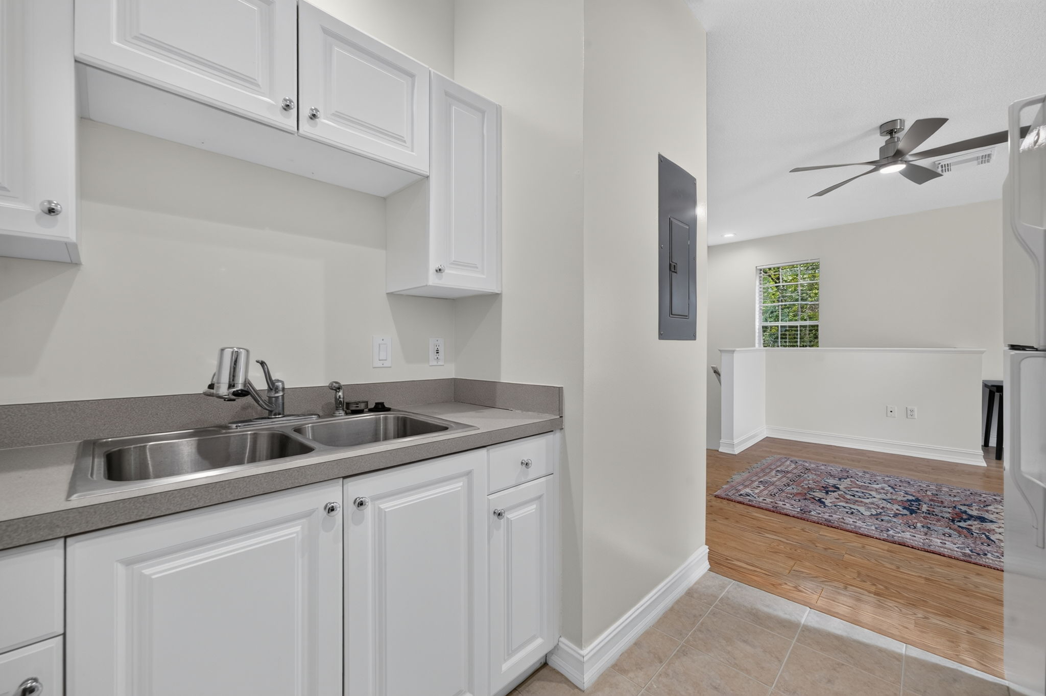  Photo 52