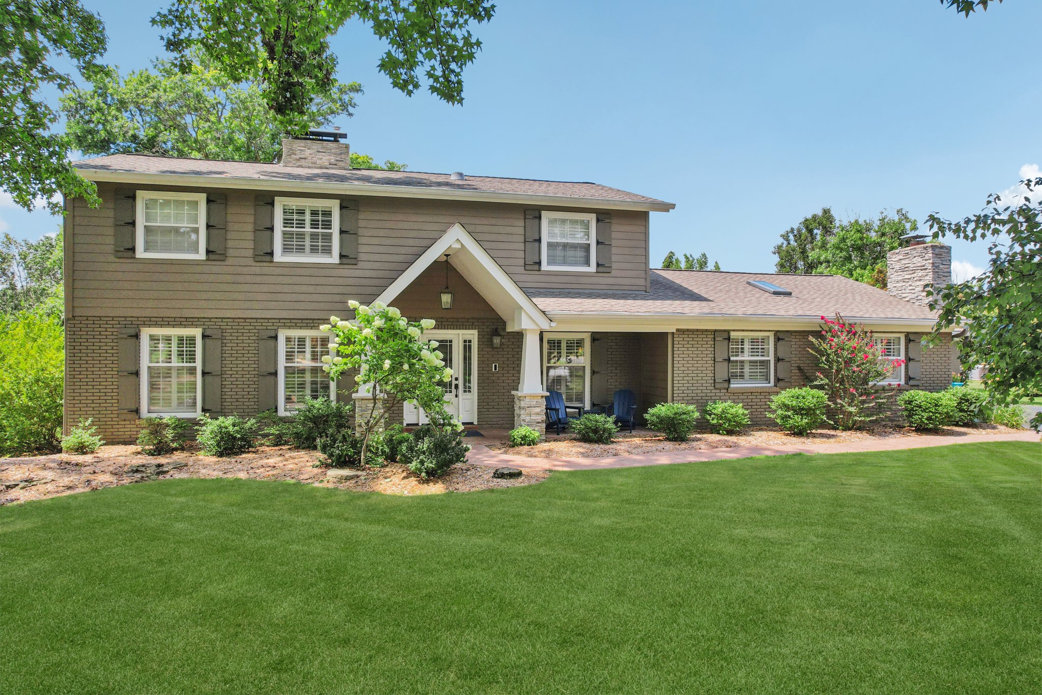 301 Chasselle Ln-L0508-005.jpg
