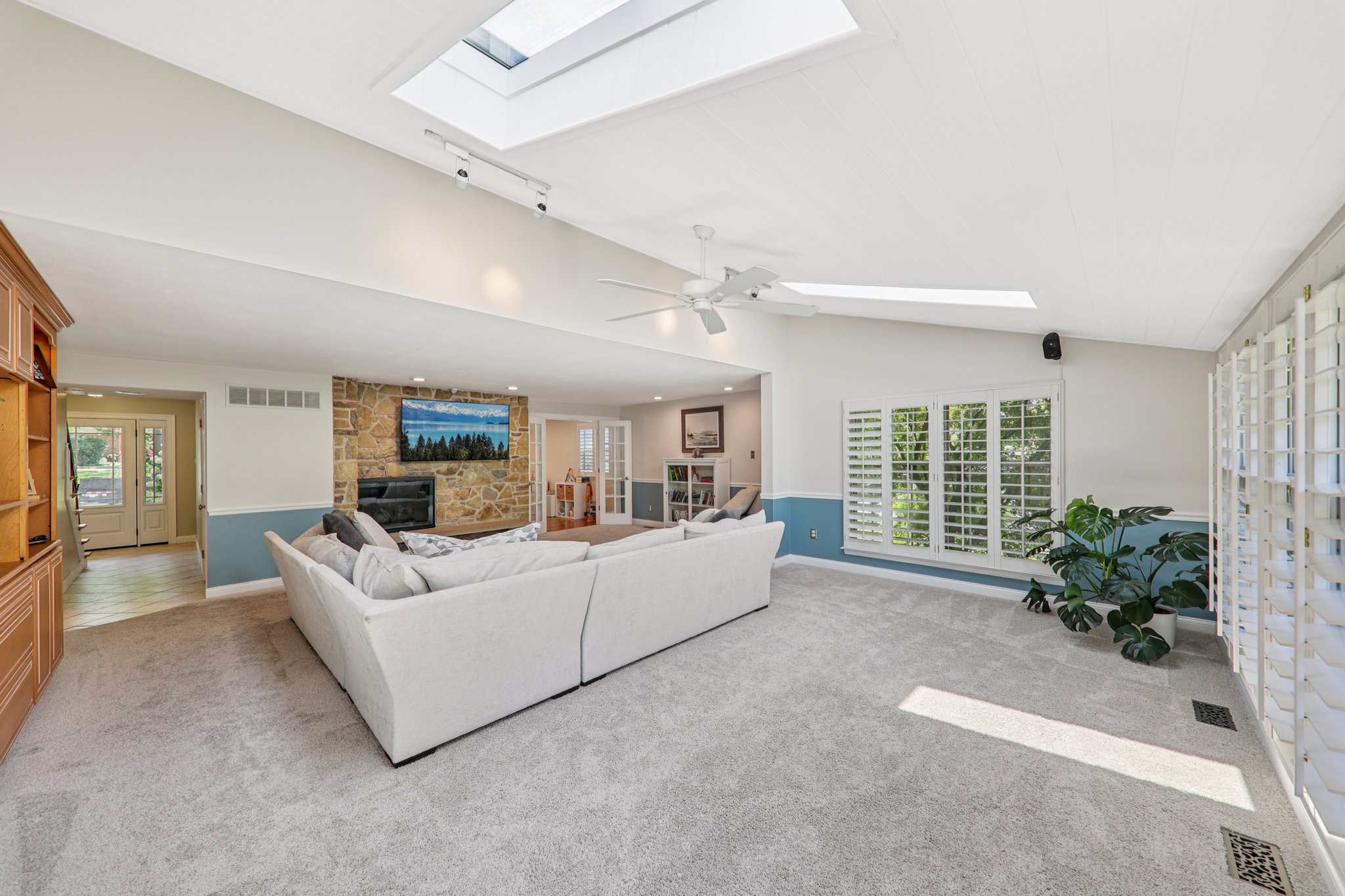 301 Chasselle Ln-L0508-012.jpg