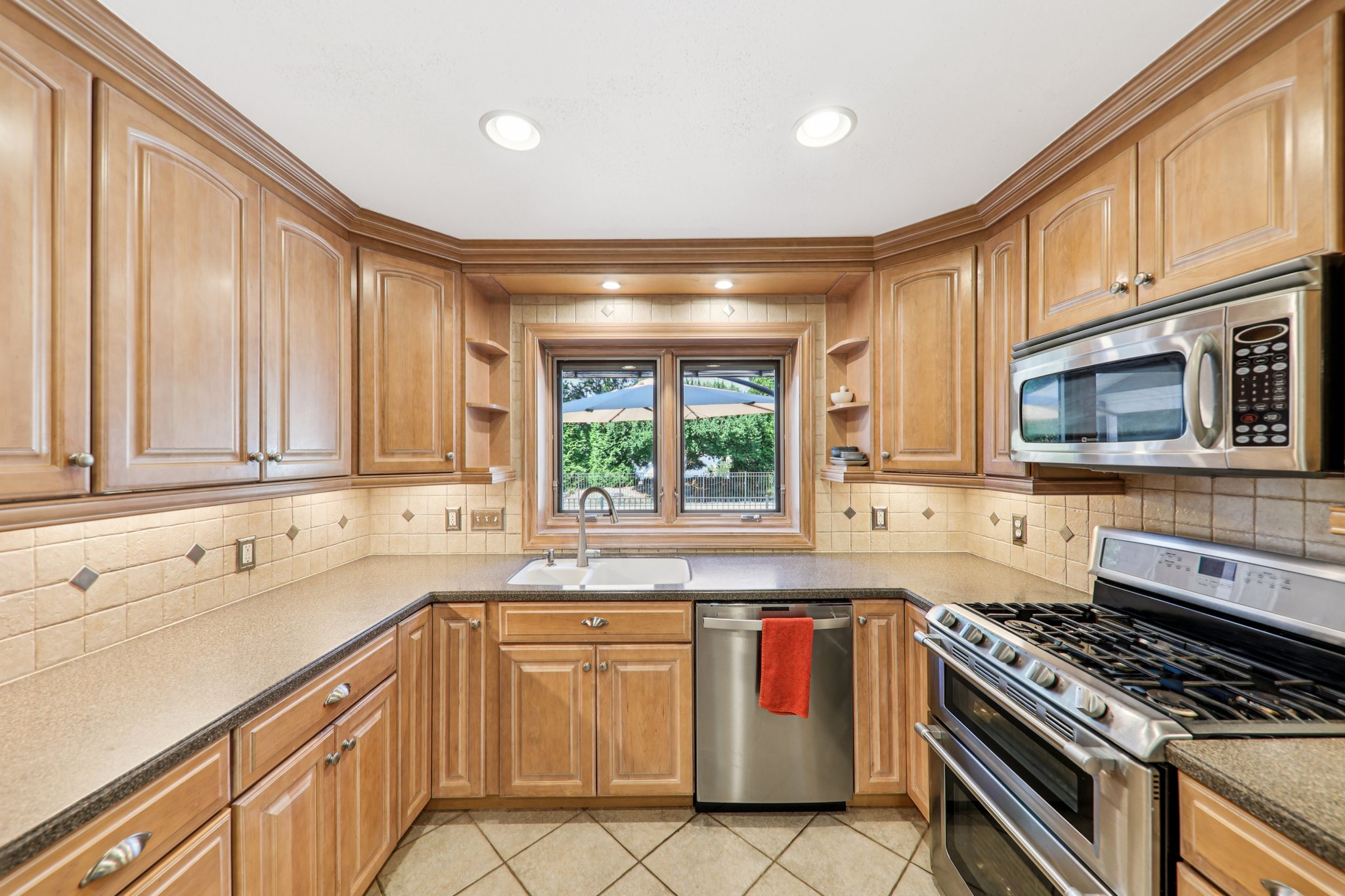 301 Chasselle Ln-L0508-021.jpg