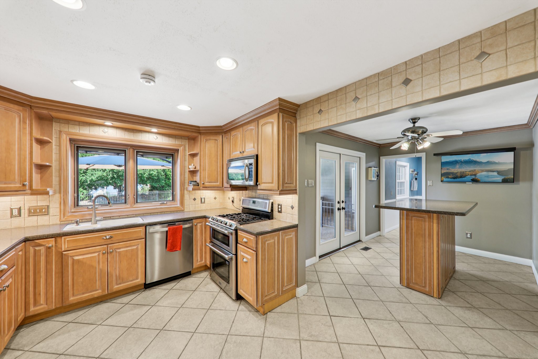 301 Chasselle Ln-L0508-025.jpg