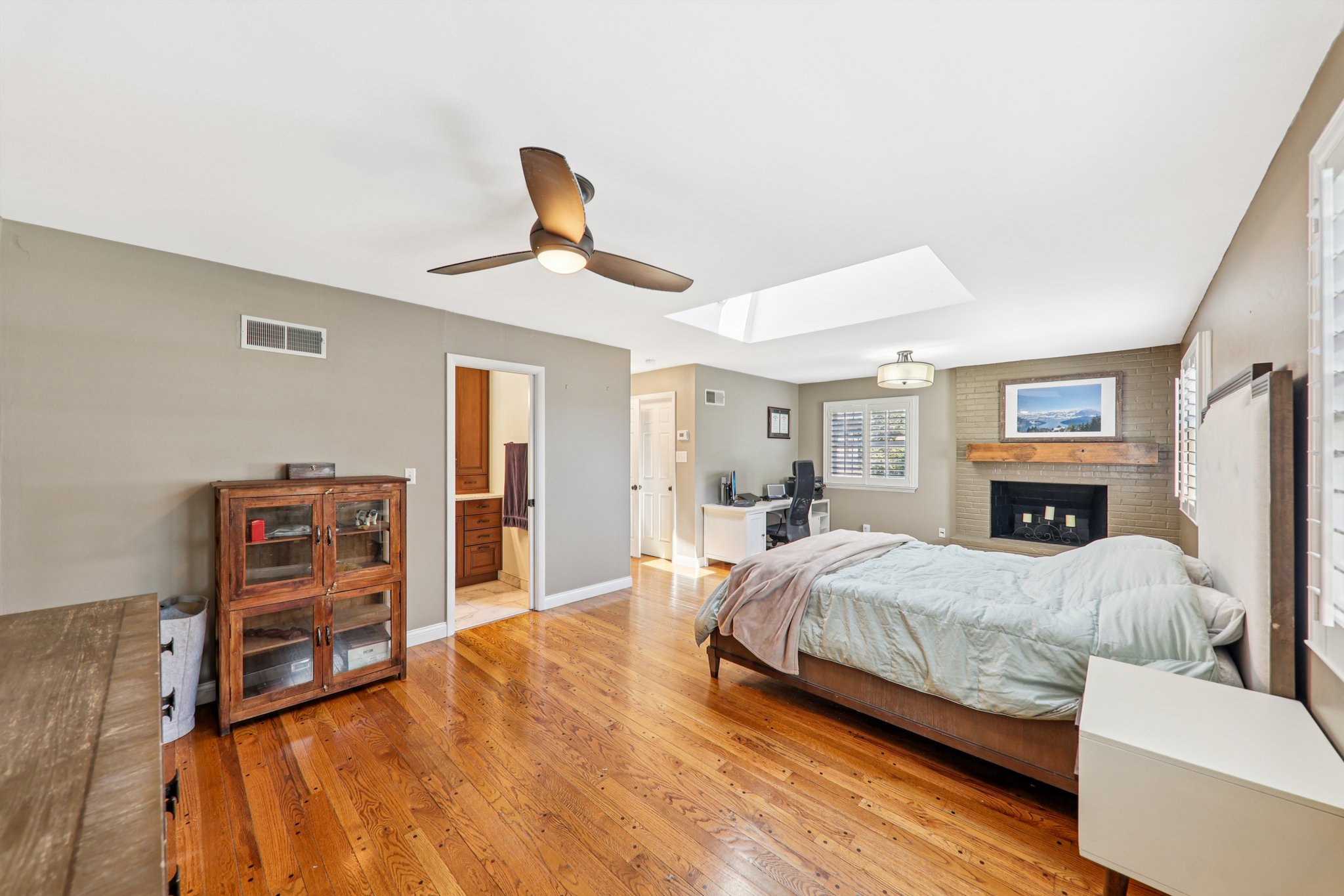 301 Chasselle Ln-L0508-028.jpg
