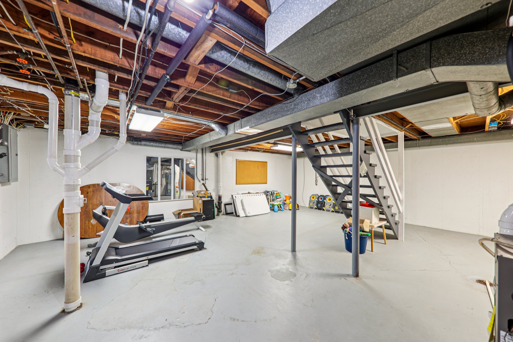 301 Chasselle Ln-L0508-033.jpg