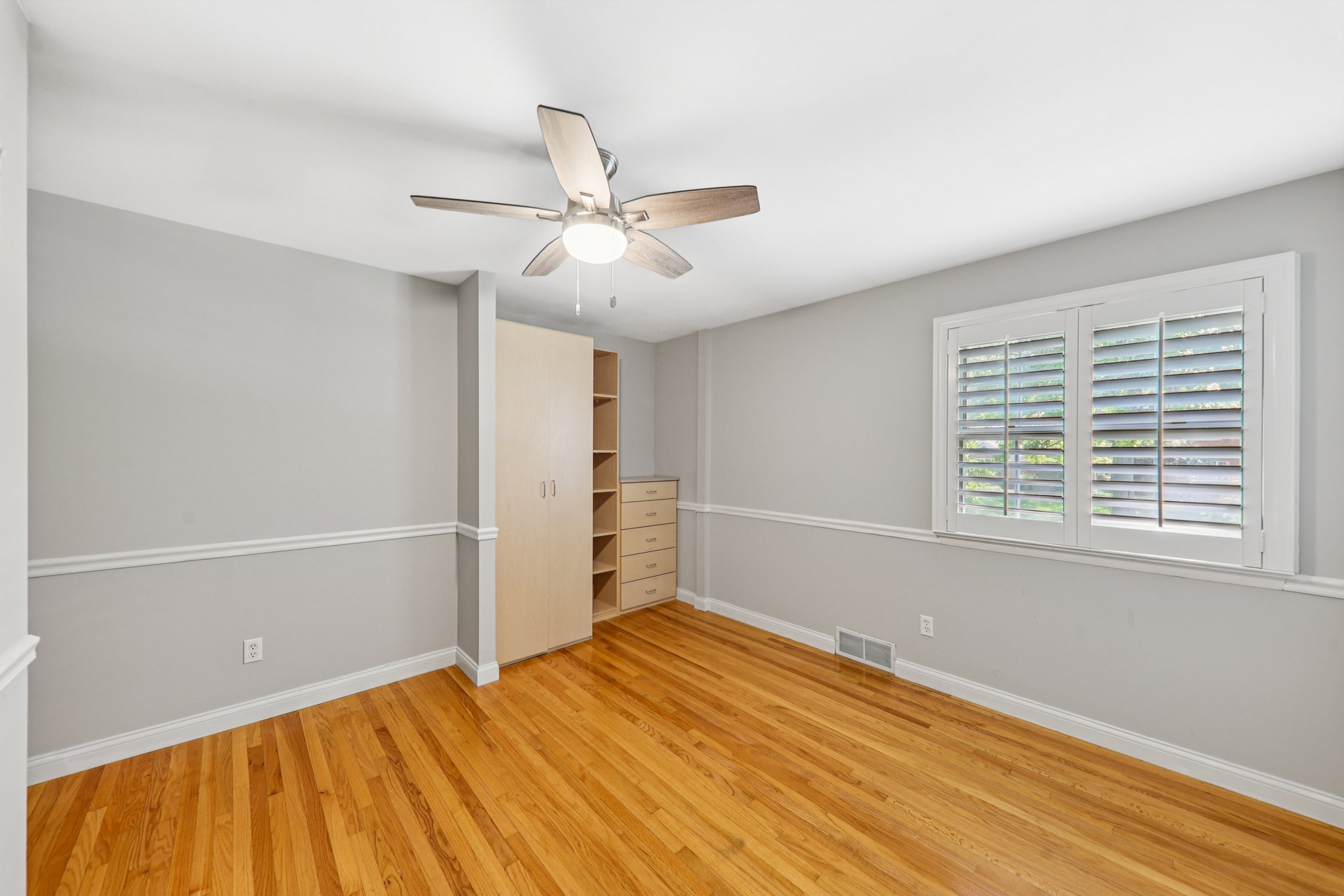 301 Chasselle Ln-L0508-039.jpg
