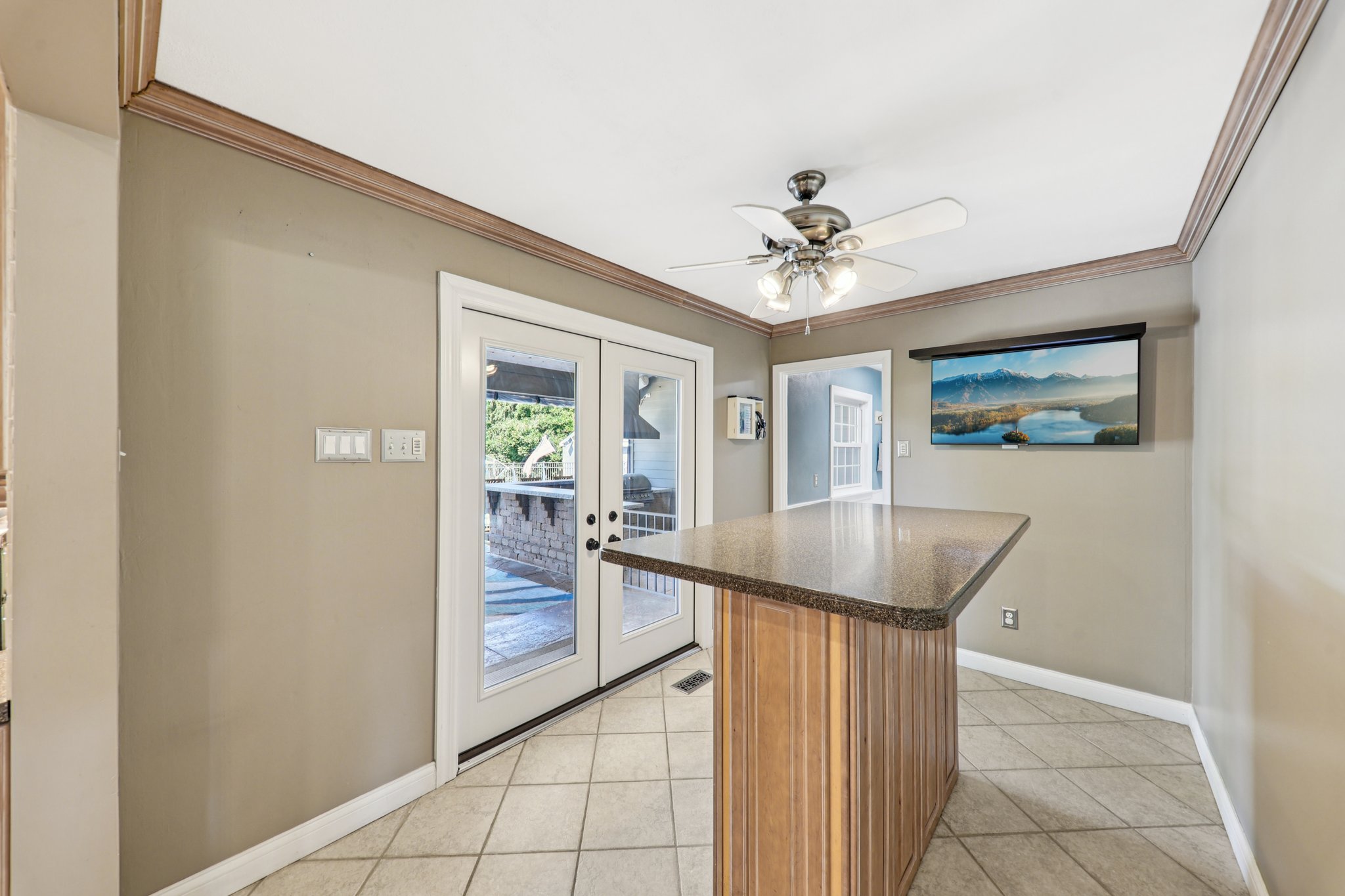 301 Chasselle Ln-L0508-050.jpg