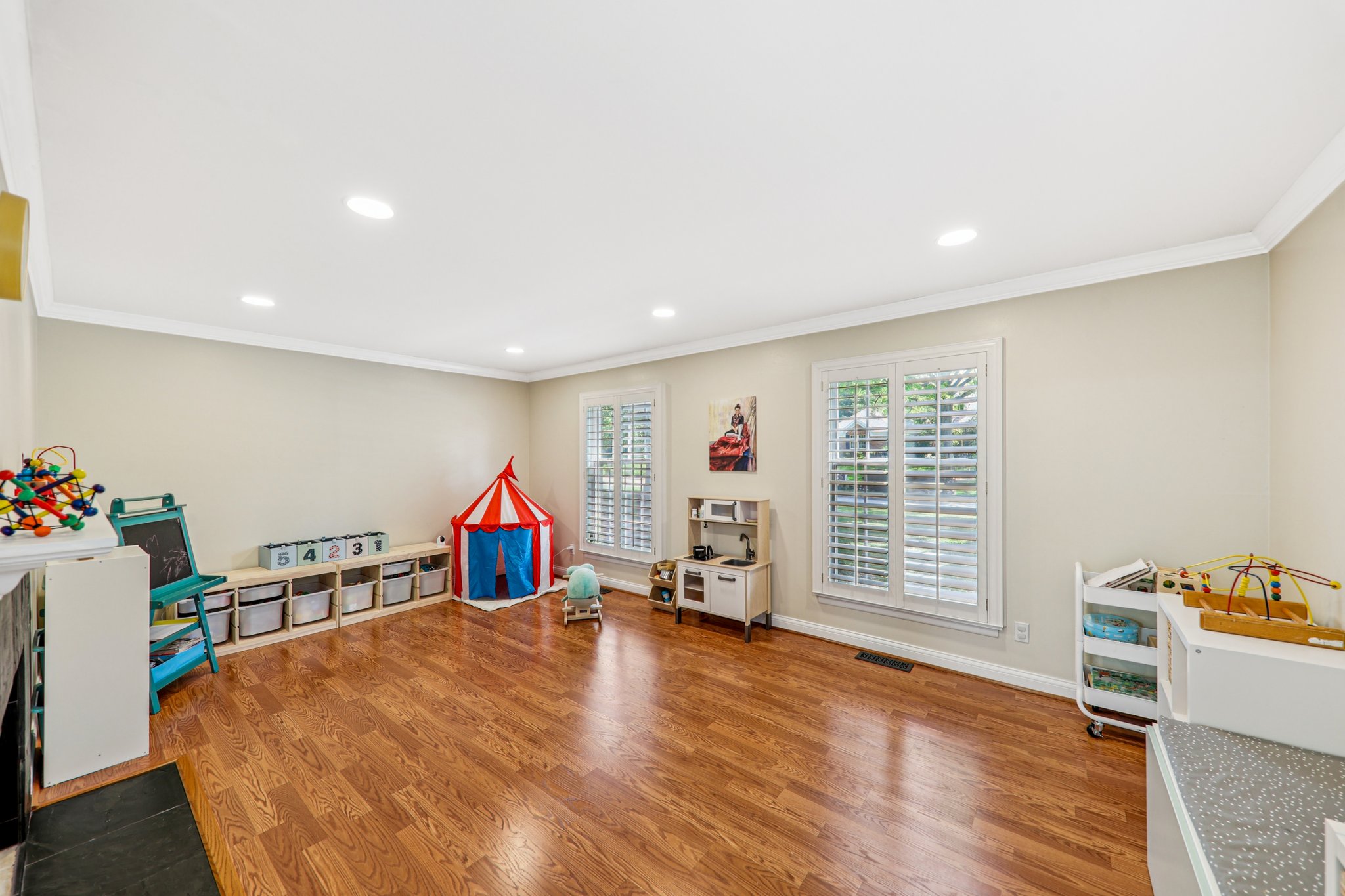 301 Chasselle Ln-L0508-051.jpg
