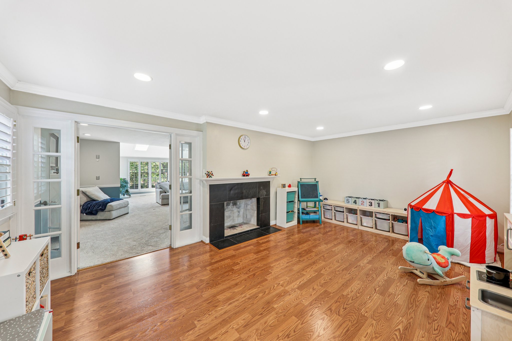 301 Chasselle Ln-L0508-052.jpg