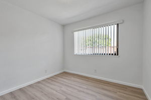 022_301 Chesapeake Ave