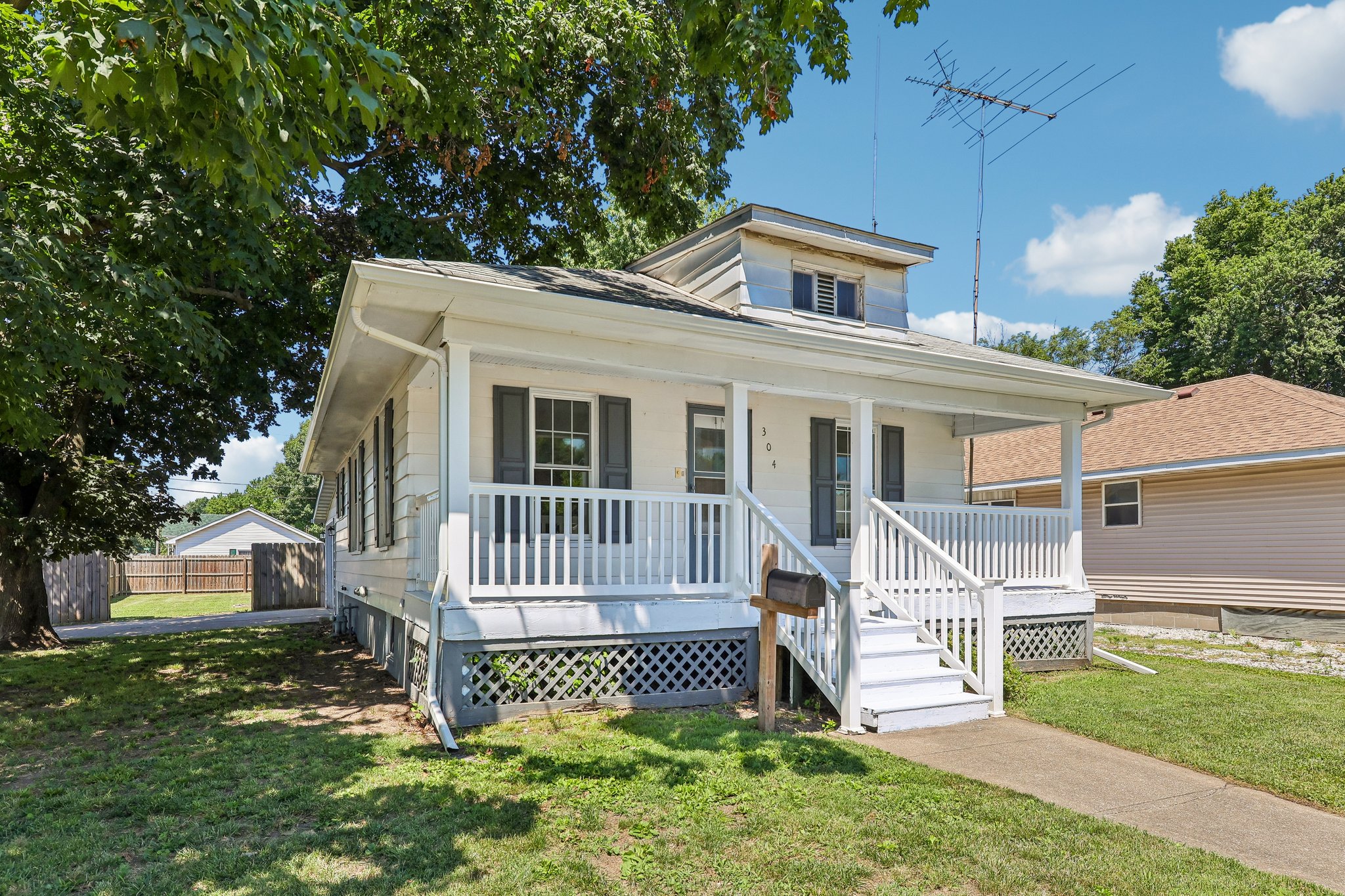 301 Chiles St-S1407-003.jpg