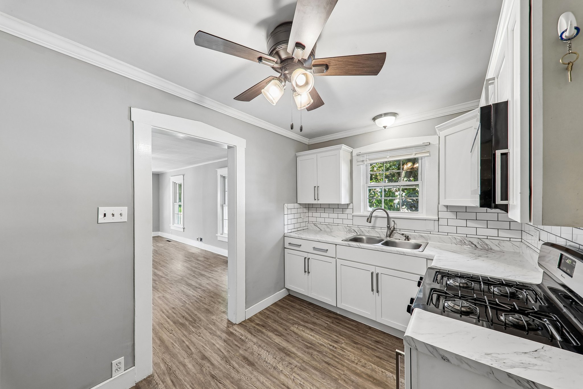 301 Chiles St-S1407-013.jpg