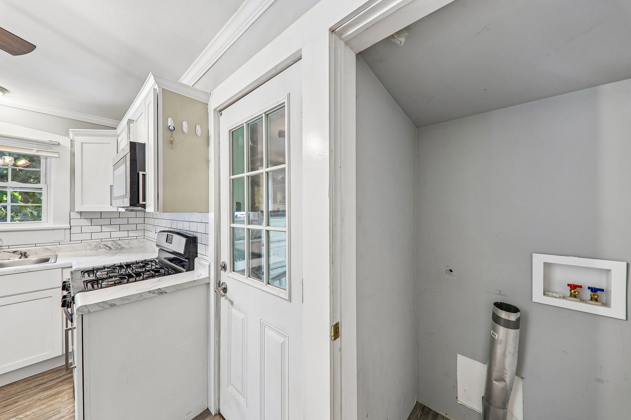 301 Chiles St-S1407-017.jpg