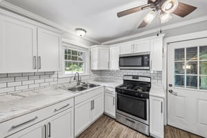 301 Chiles St-S1407-015.jpg